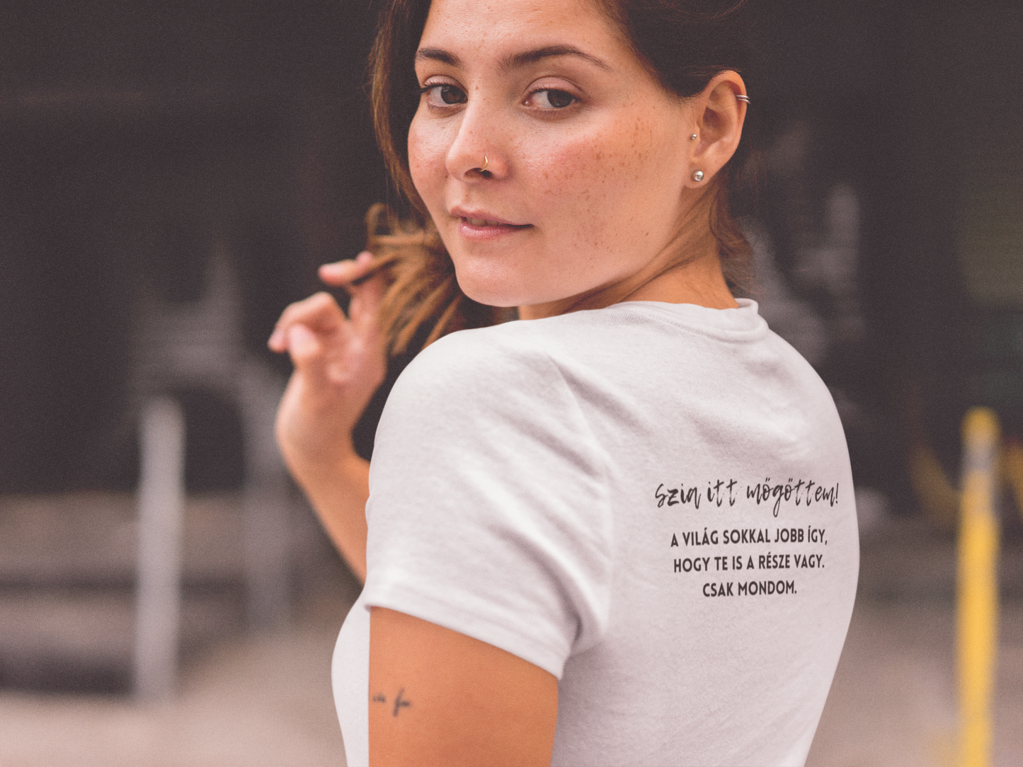 Hi behind me ... - Women's hoodie