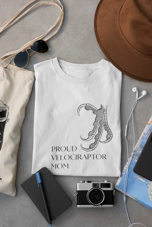 Proud Velociraptor Mom Felnőtt Női póló büszke anyukáknak